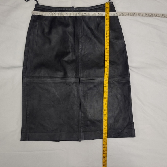 Mossimo Genuine 100% Leather Black Pencil Skirt Size 2 Back Zip Lined - Picture 3 of 9